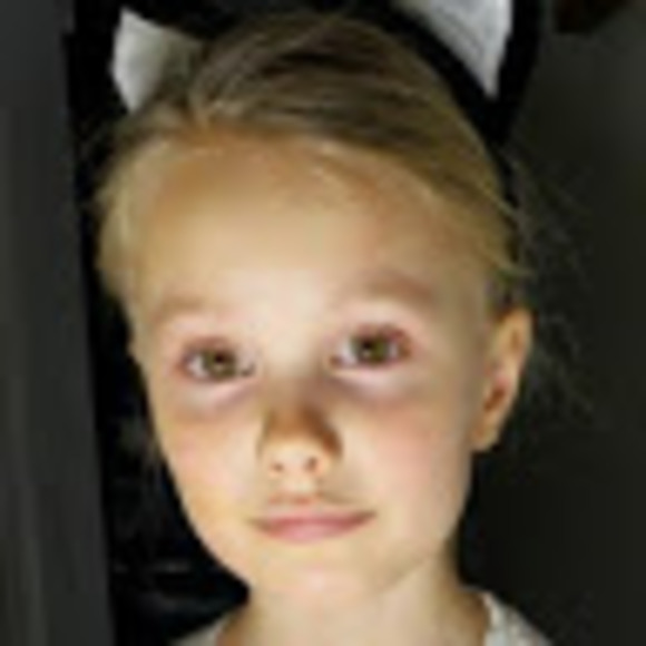 Meet your Posher, Agnes - Picture 1 of 1